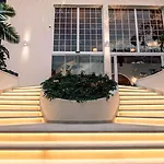 Estefania Boutique מלון