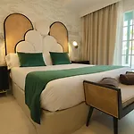 Estefania Boutique Hotel 4*